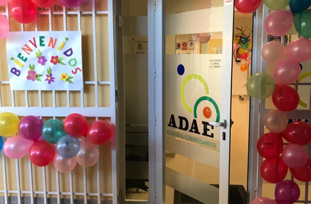 Entrevistamos a la presidenta de ADAE con motivo de la reapertura del centro de alzheimer